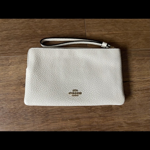 COACH-NWT Woodstock Leather Wristlet - Picture 12 of 13